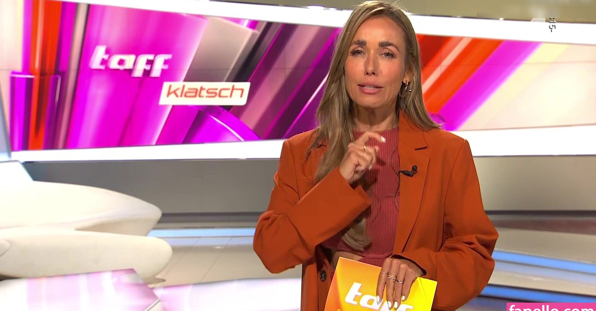 annemarie-carpendale Nude Leaks OnlyFans Photos #536 - LeakJerk