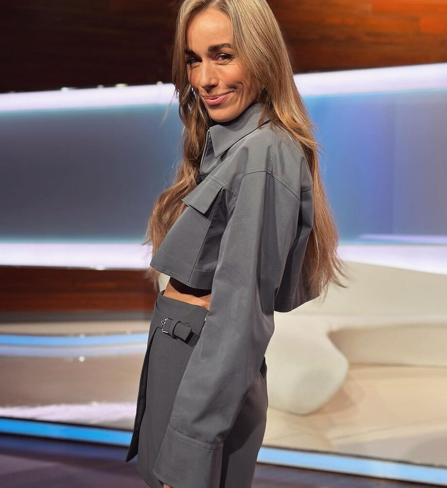 annemarie-carpendale Nude Leaks OnlyFans Photos #706 - LeakJerk