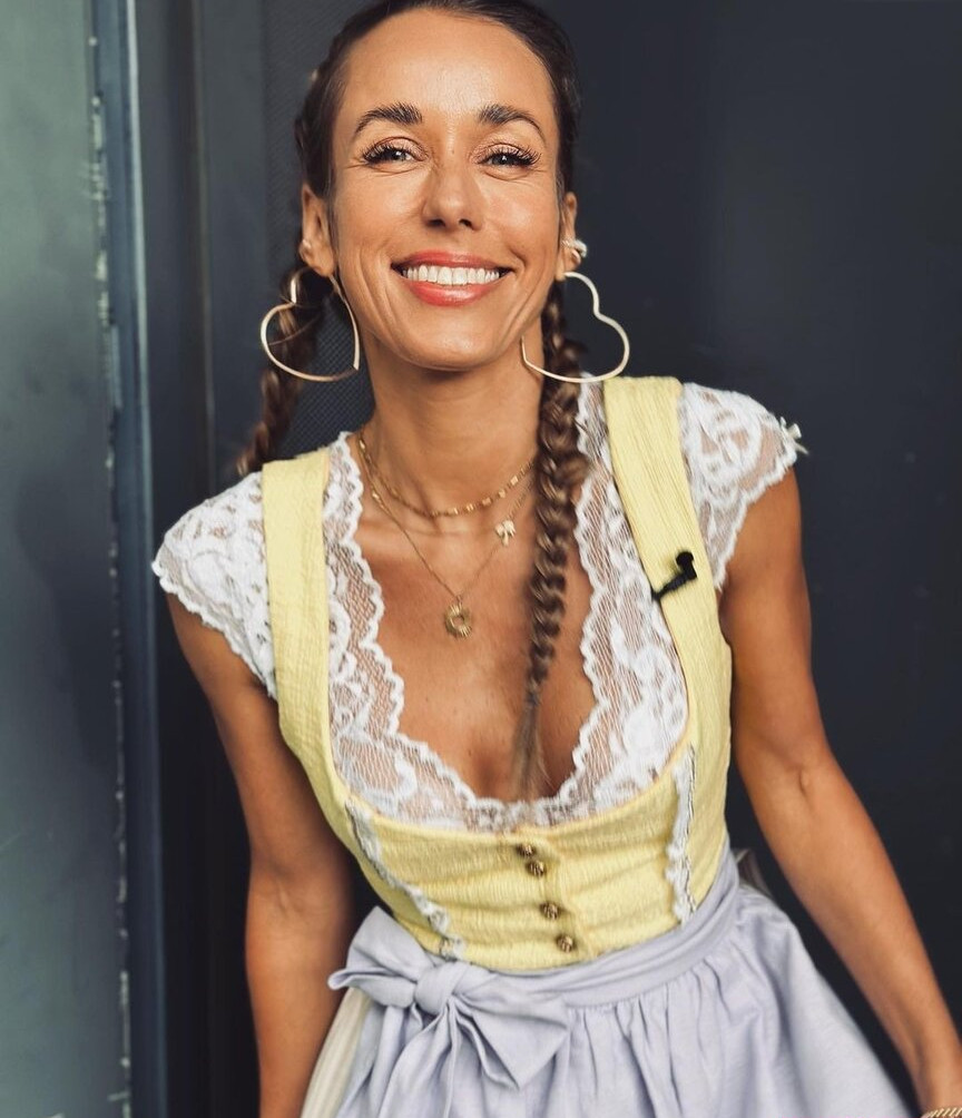 annemarie-carpendale Nude Leaks OnlyFans Photos #790 - LeakJerk