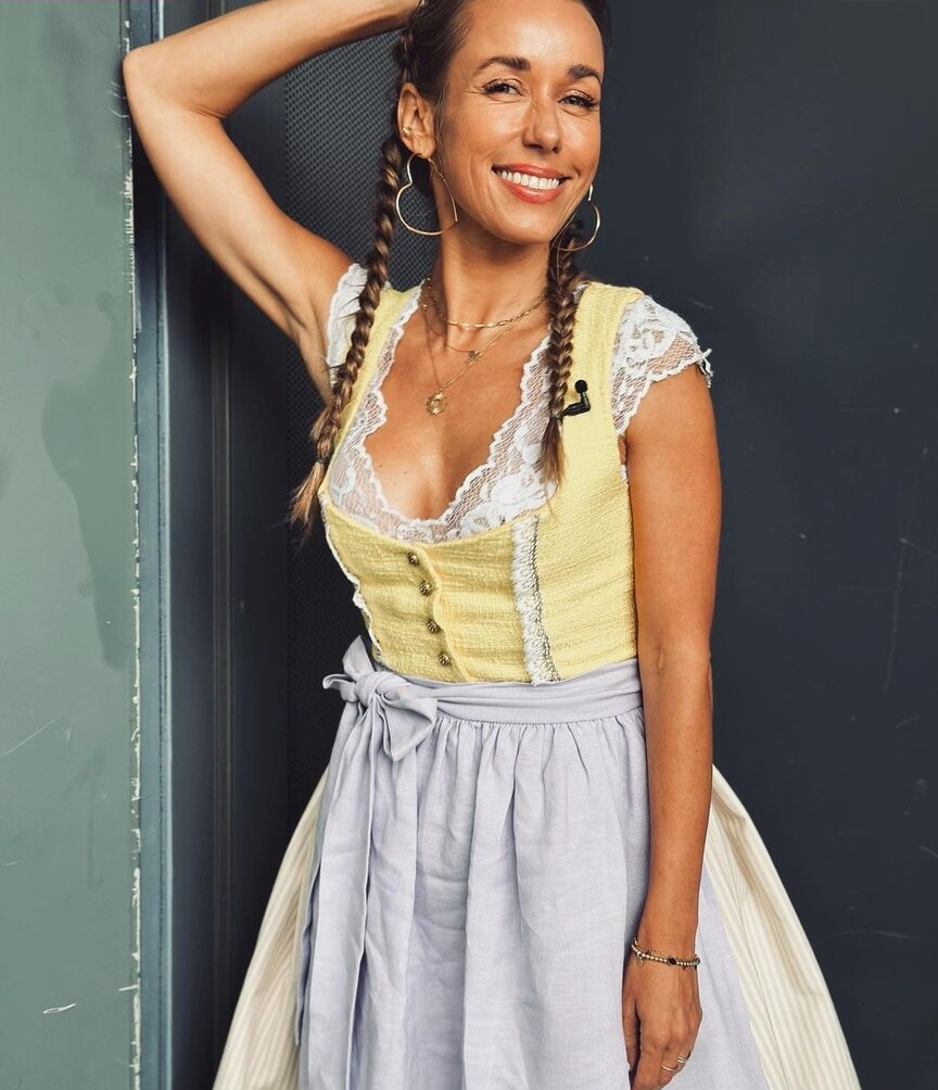 annemarie-carpendale Nude Leaks OnlyFans Photos #791 - LeakJerk