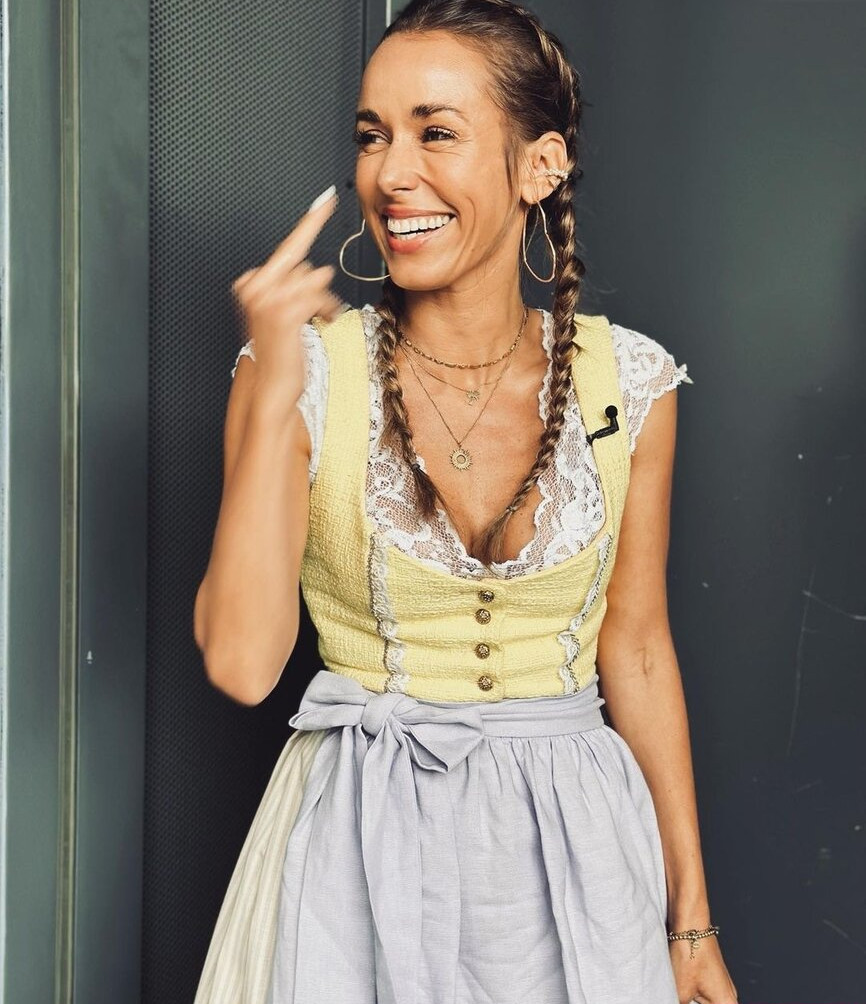 annemarie-carpendale Nude Leaks OnlyFans Photos #792 - LeakJerk