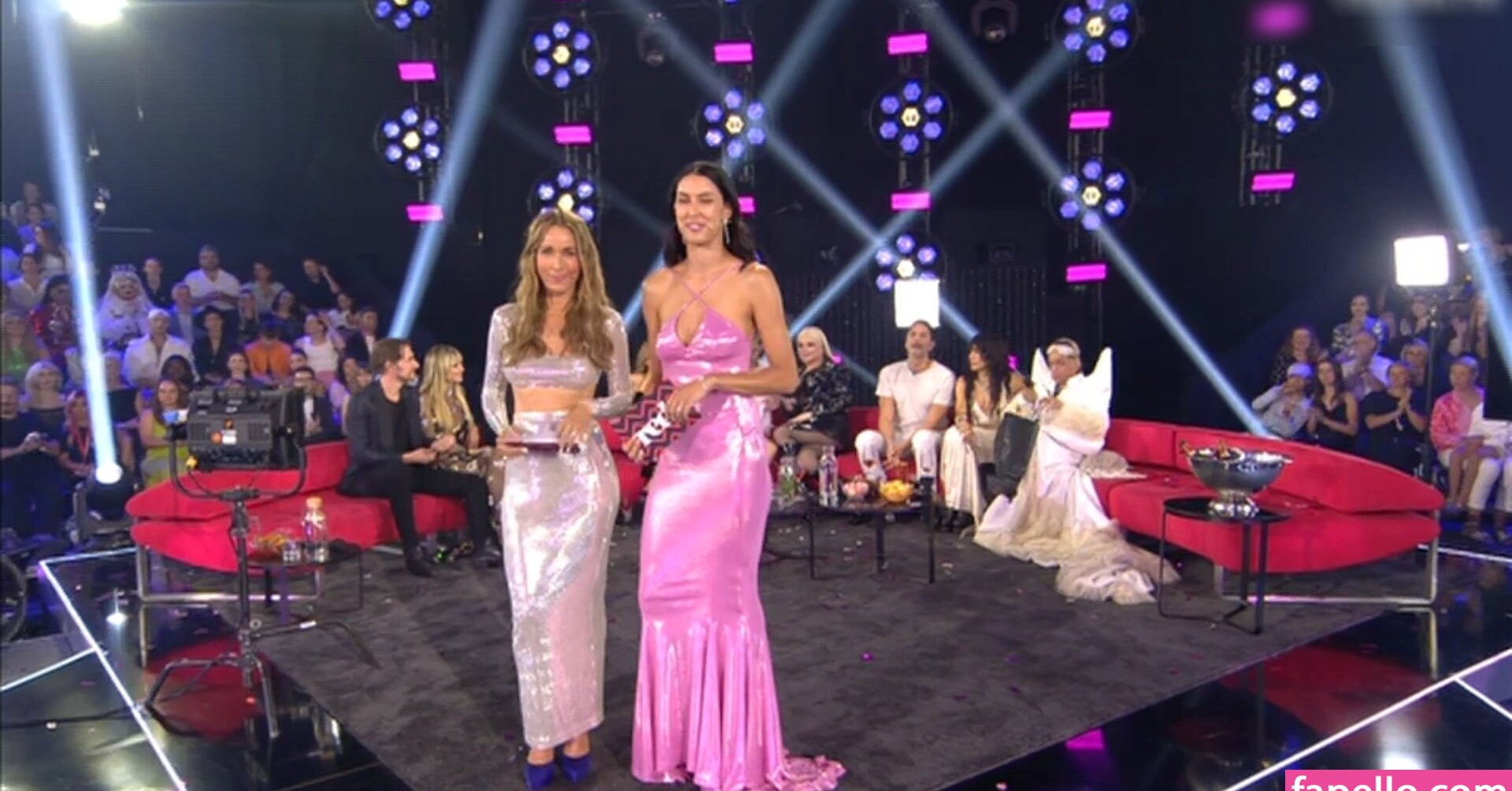 annemarie-carpendale Nude Leaks OnlyFans Photos #919 - LeakJerk