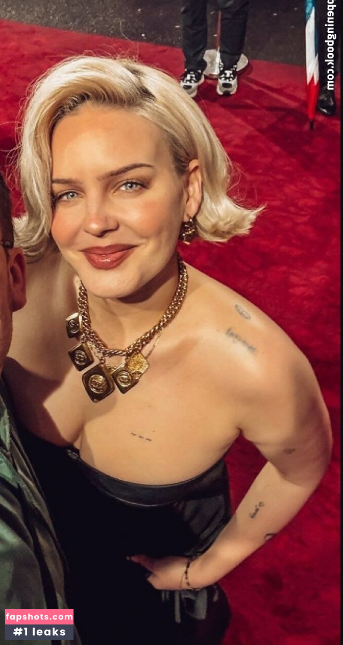 Annemarie gallery photo #17