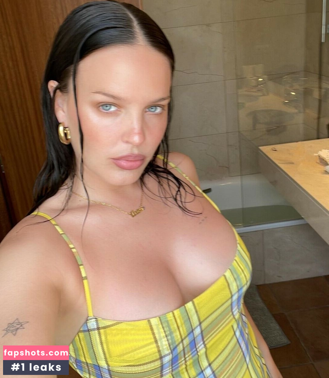 Annemarie gallery photo #31