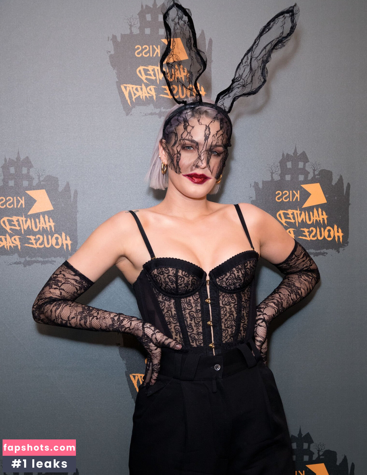 Annemarie gallery photo #36