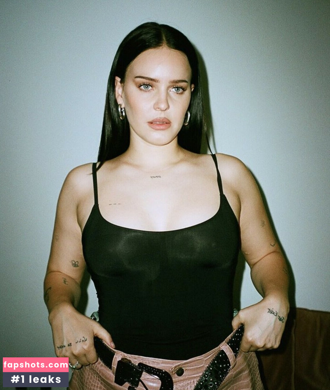 Annemarie gallery photo #52