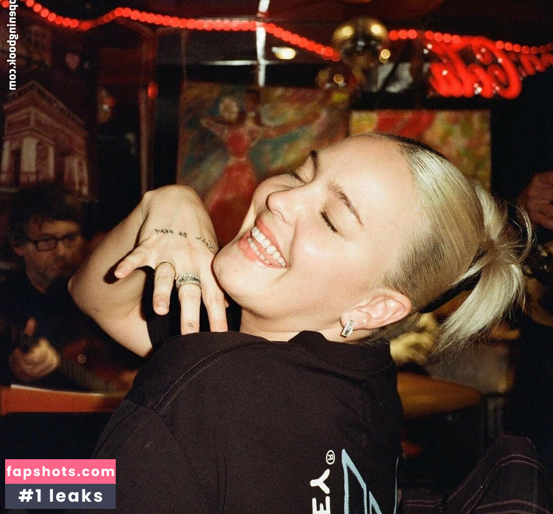 Annemarie gallery photo #86