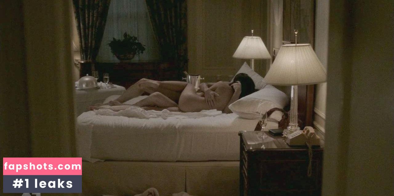 Annet Mahendru gallery photo #28