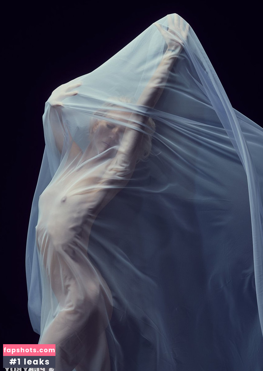 Annette Dytrt gallery photo #8