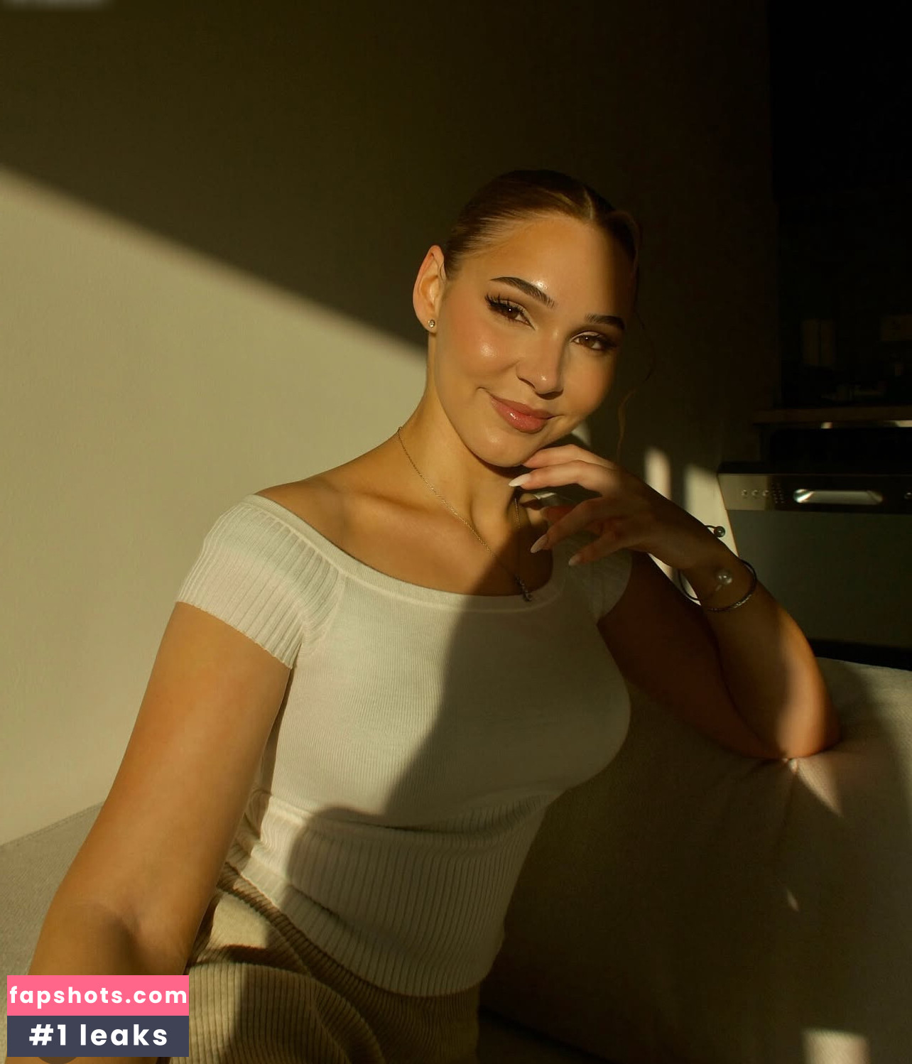 Annetthr Nude Leaks OnlyFans Photos #3 - LeakJerk