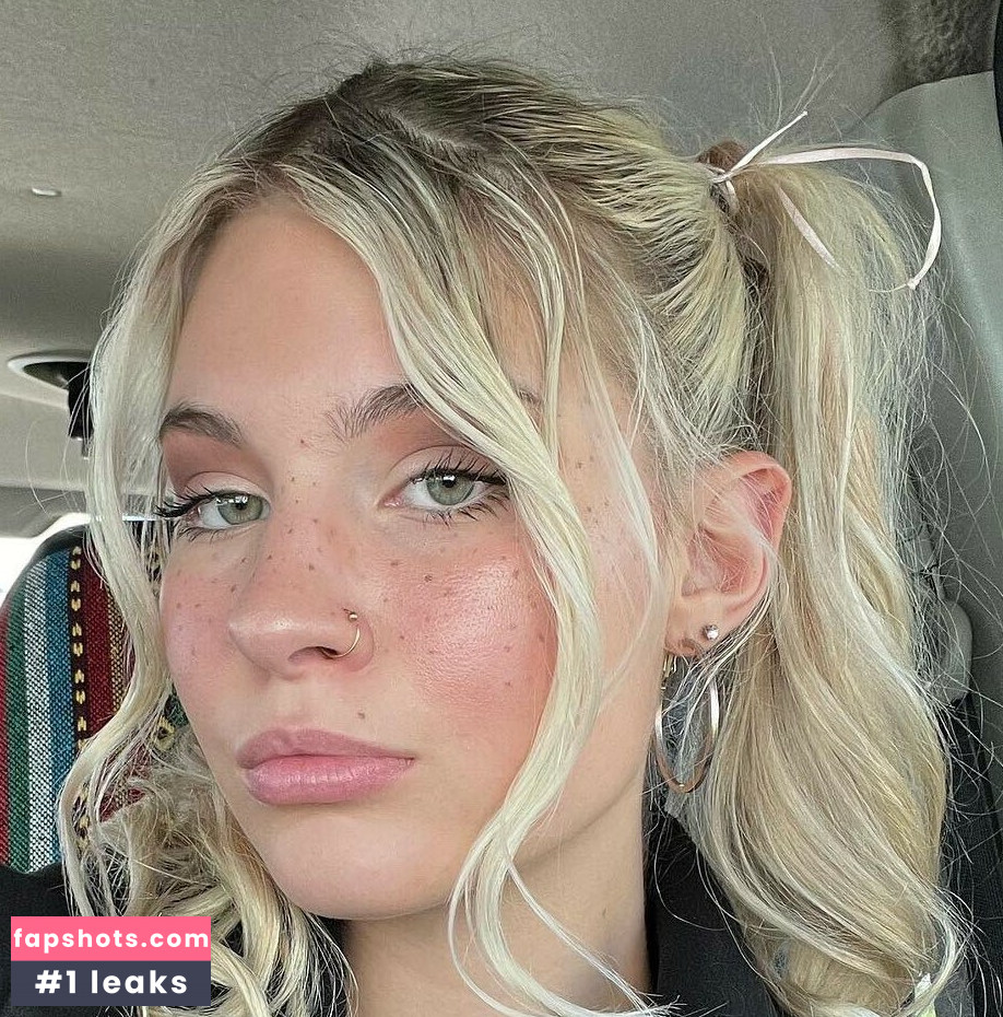 Annie Angel gallery photo #18