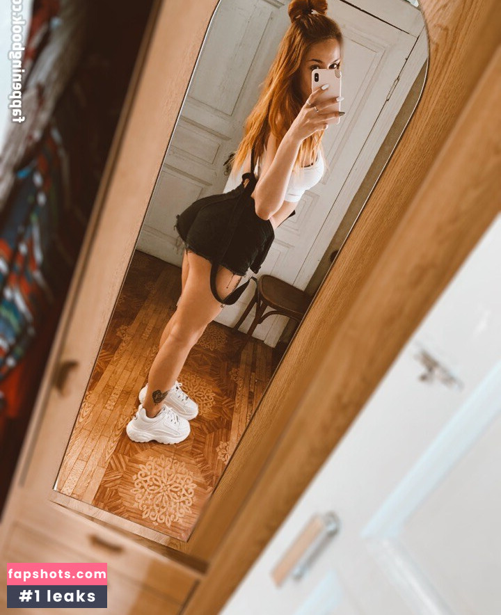 Annie_foxx gallery photo #3