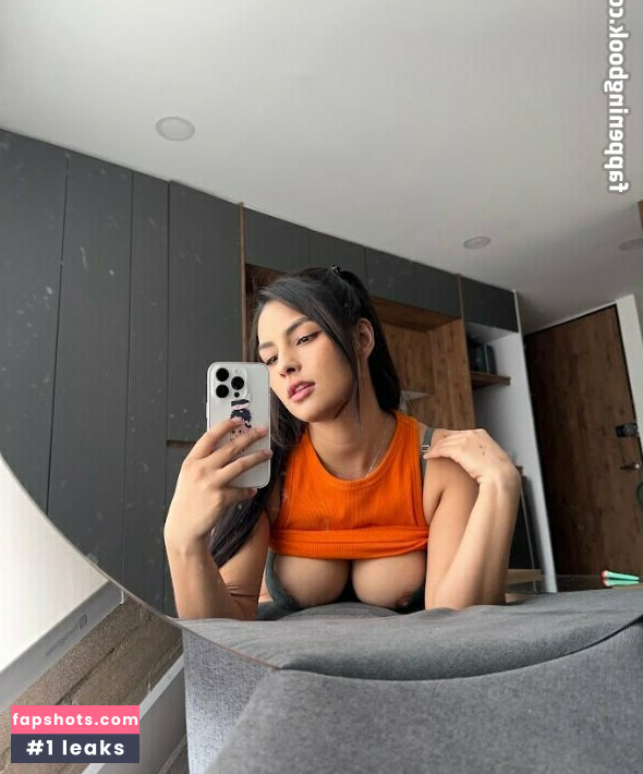 Annie Guzman gallery photo #68