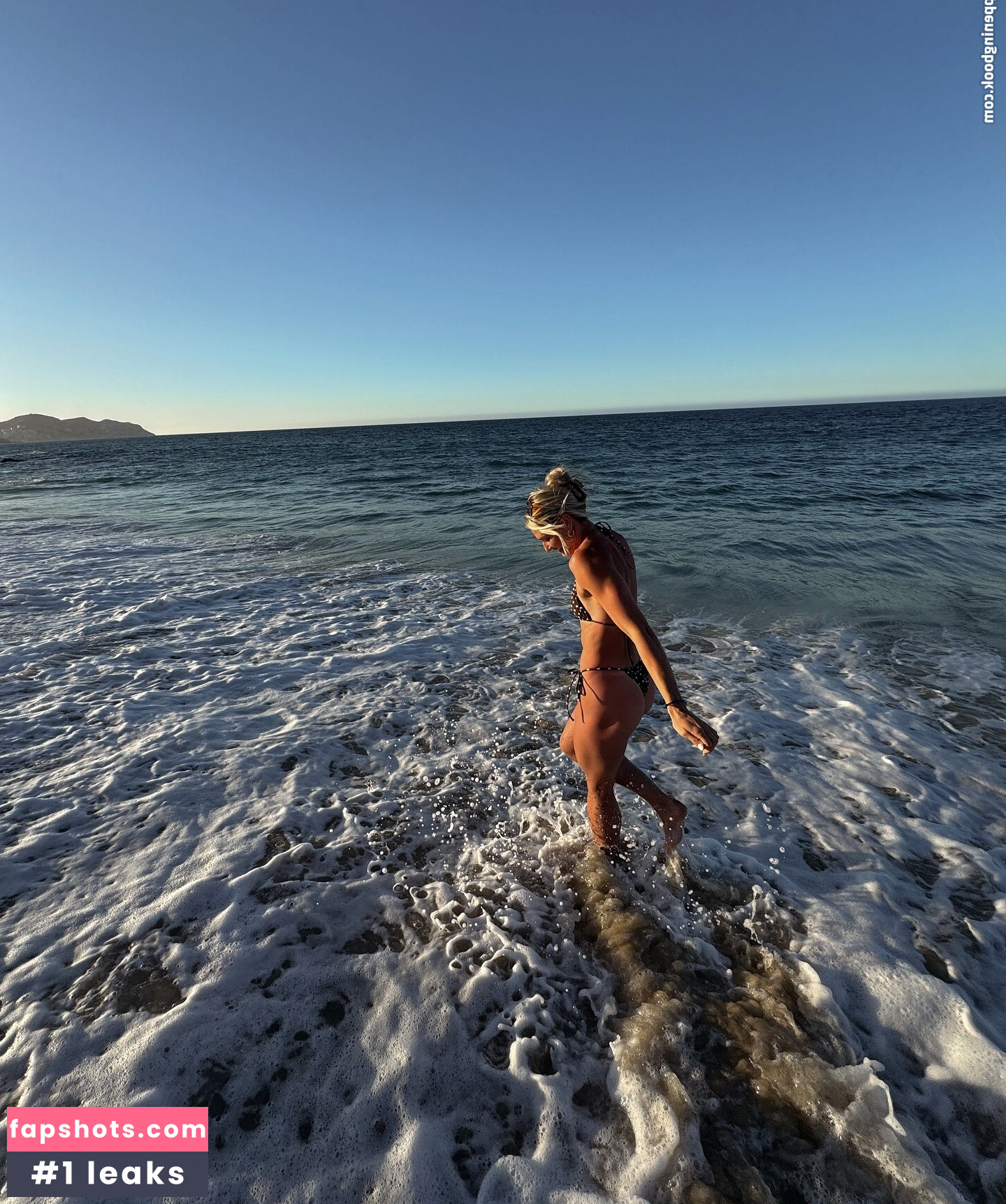 Annie Kunz Nude Leaks OnlyFans Photos #4 - LeakJerk