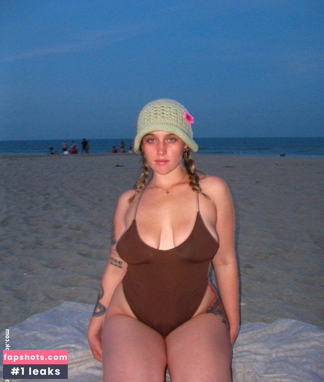 Annie Marie Sauve gallery photo #16