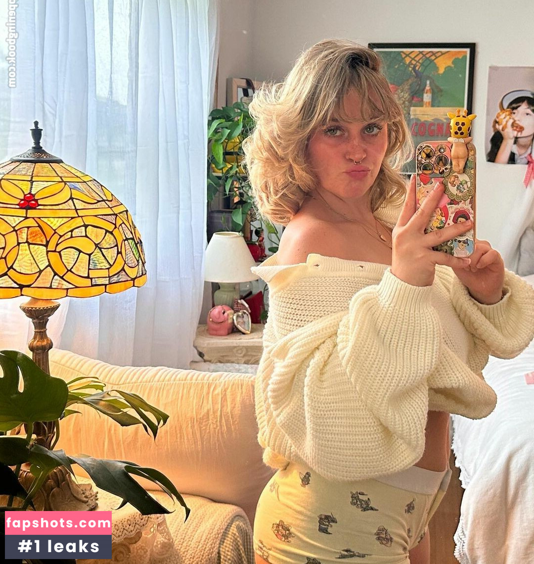 Annie Marie Sauve gallery photo #17