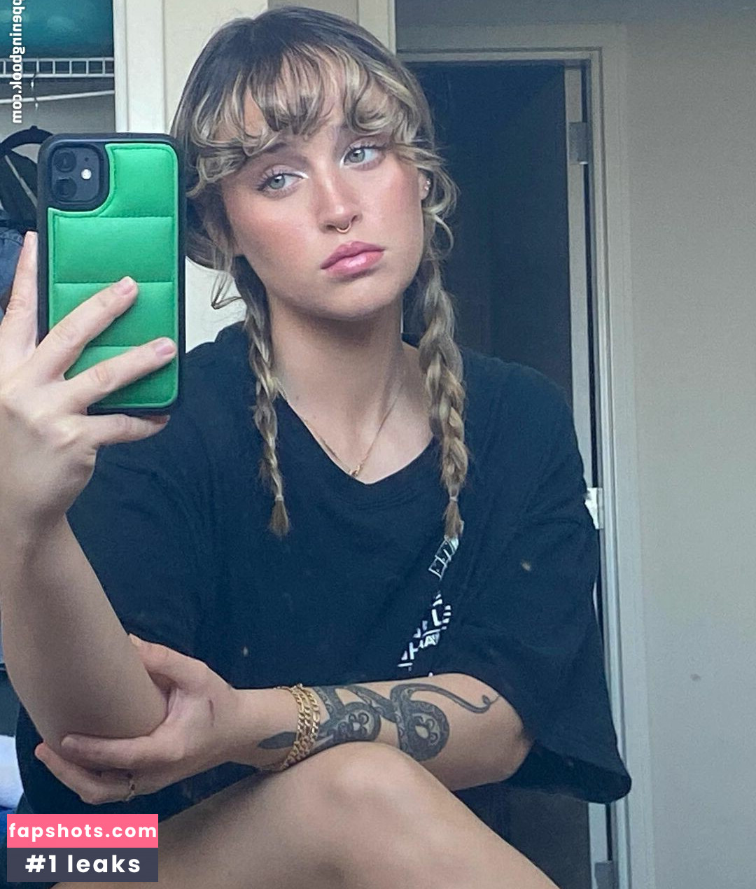 Annie Marie Sauve gallery photo #18