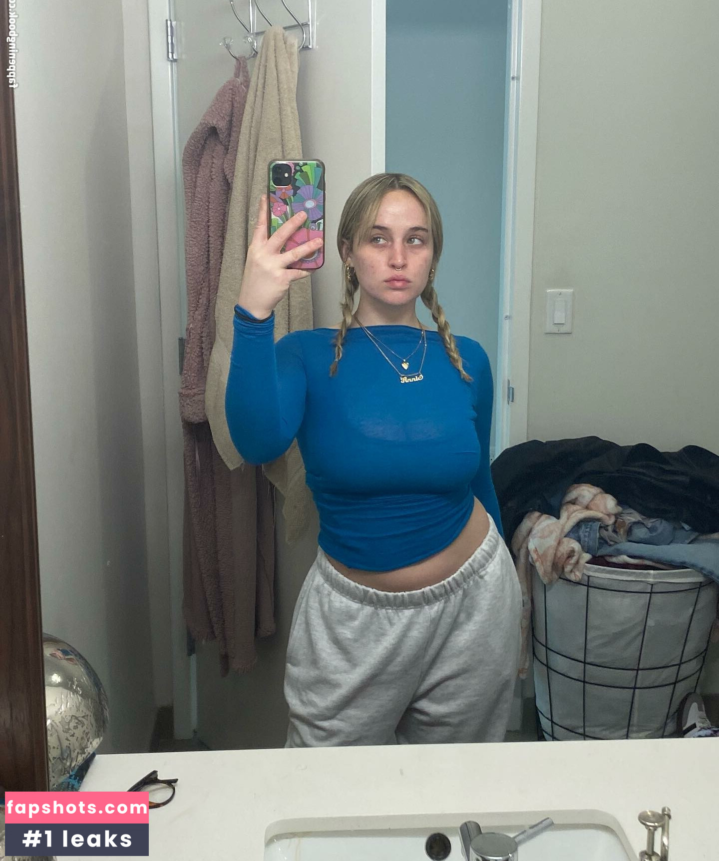 Annie Marie Sauve gallery photo #21