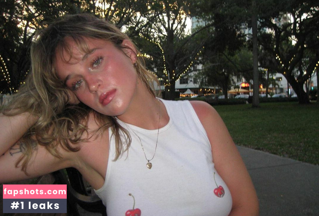 Annie Marie Sauve gallery photo #5