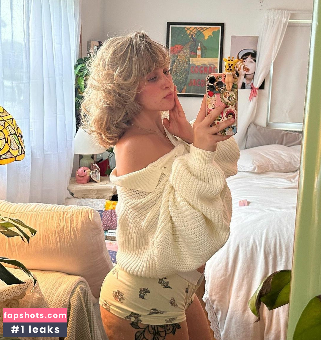 Annie Marie Sauve gallery photo #9