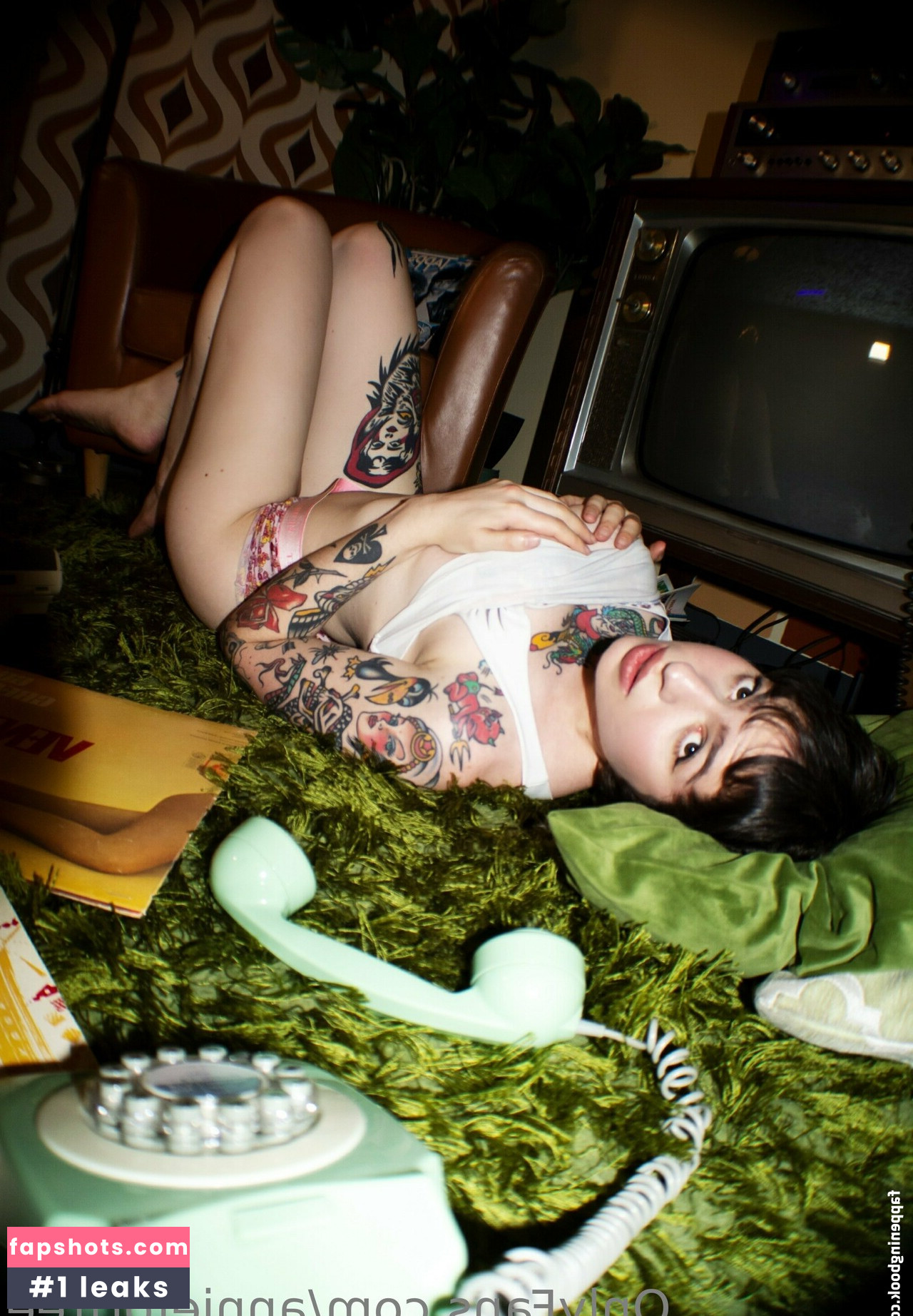 annieforfree gallery photo #15