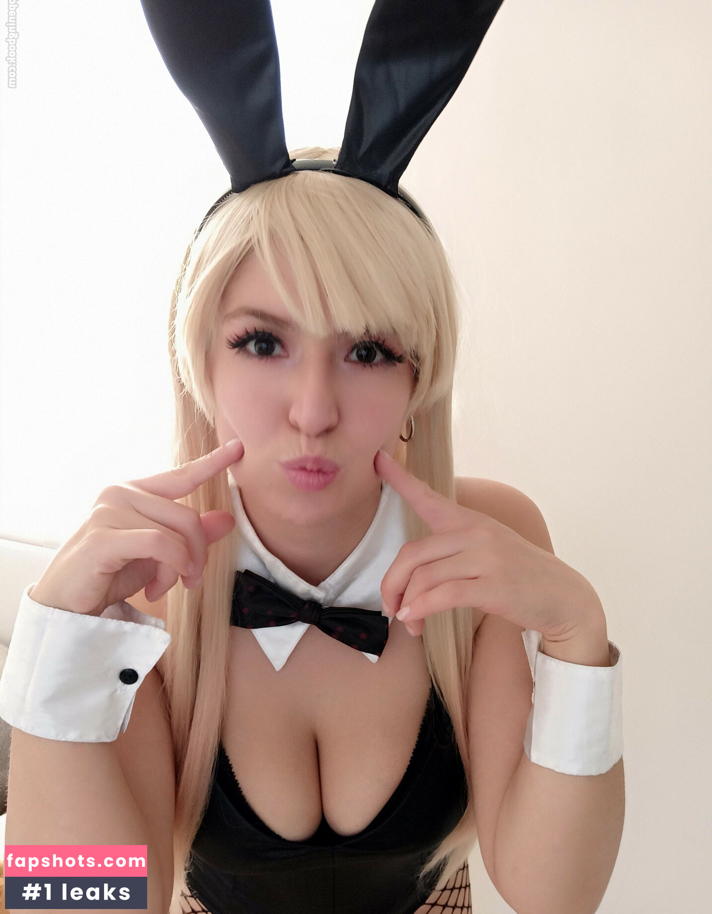 Anniemon gallery photo #14