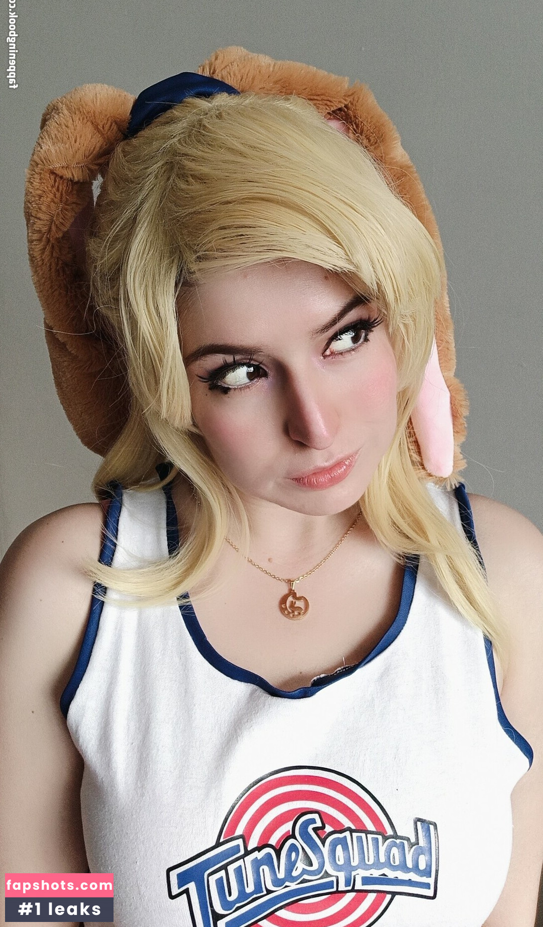 Anniemon gallery photo #34