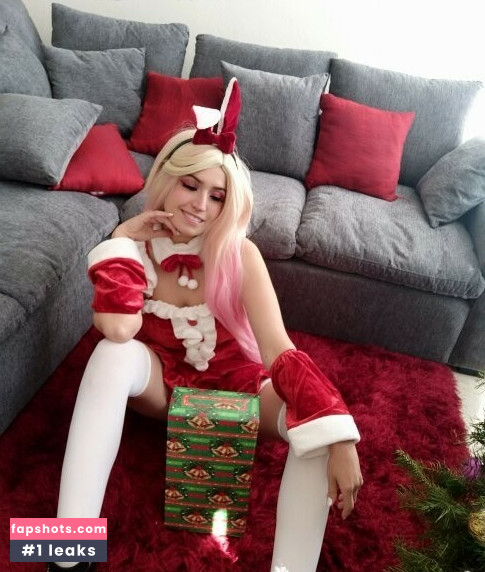 Anniemon gallery photo #6