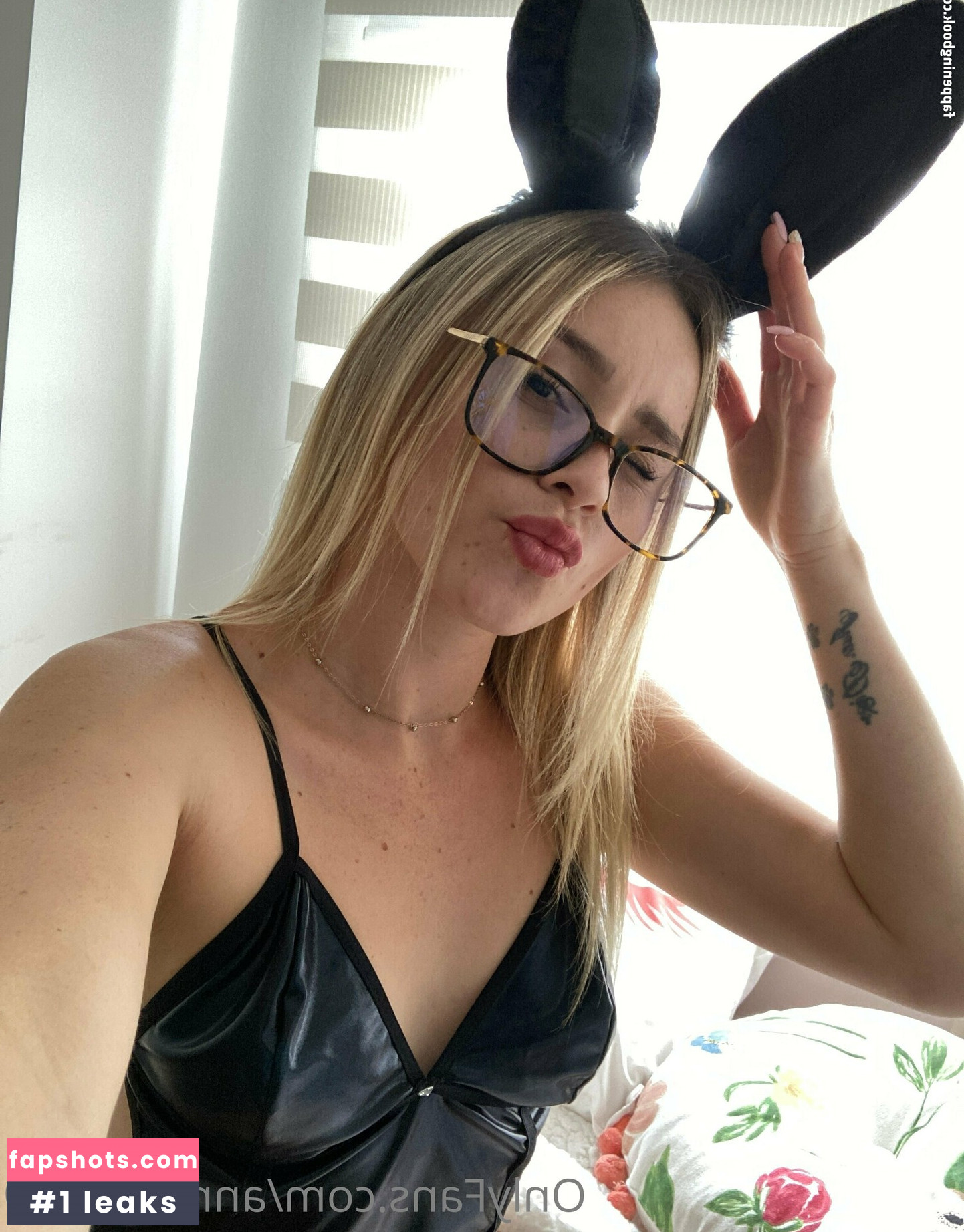 anniewillfree gallery photo #34