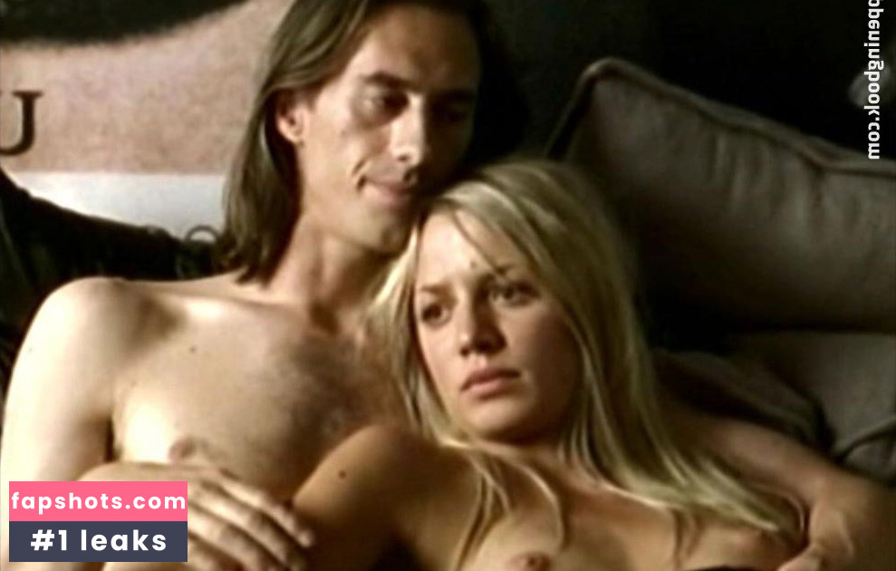 Annika Blendl gallery photo #16