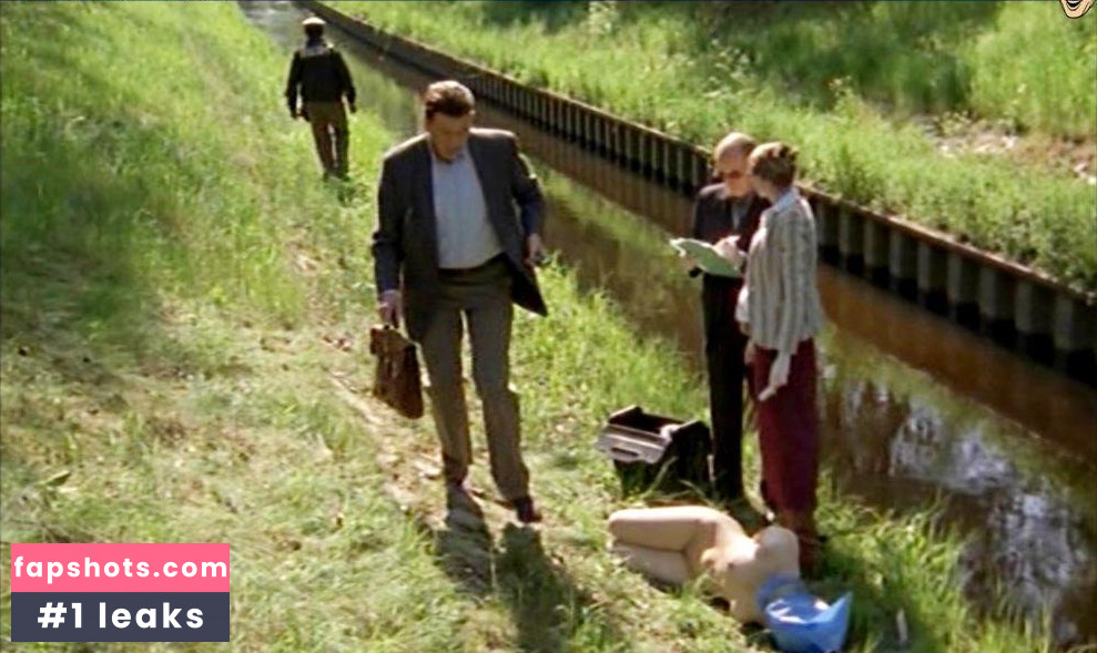 Annika Blendl gallery photo #18