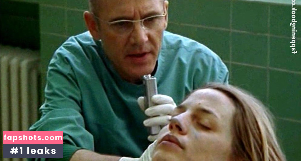 Annika Blendl gallery photo #23