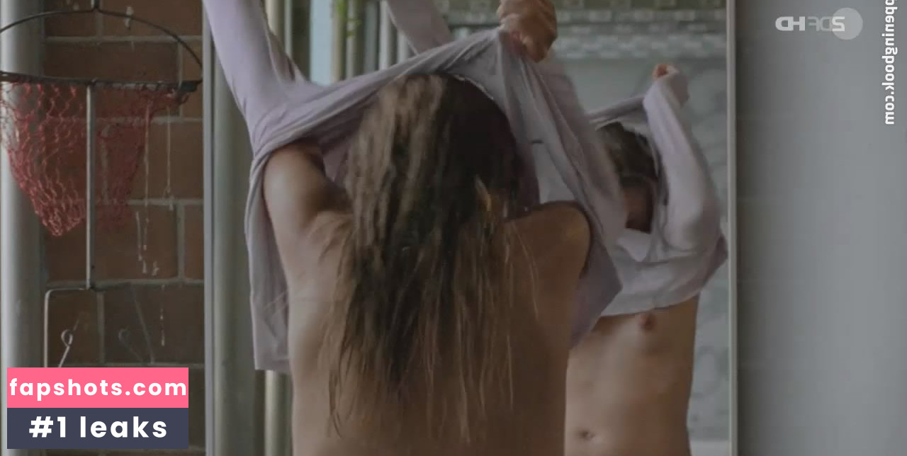 Annika Blendl gallery photo #27