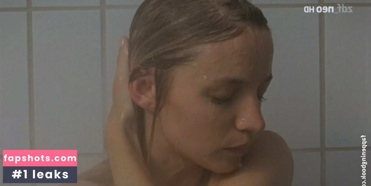 Annika Blendl gallery photo #4