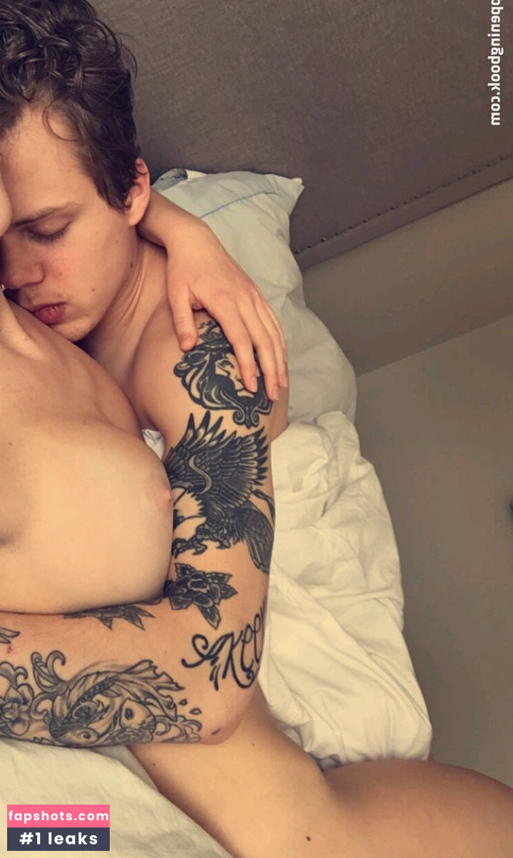 Annika Boron gallery photo #28