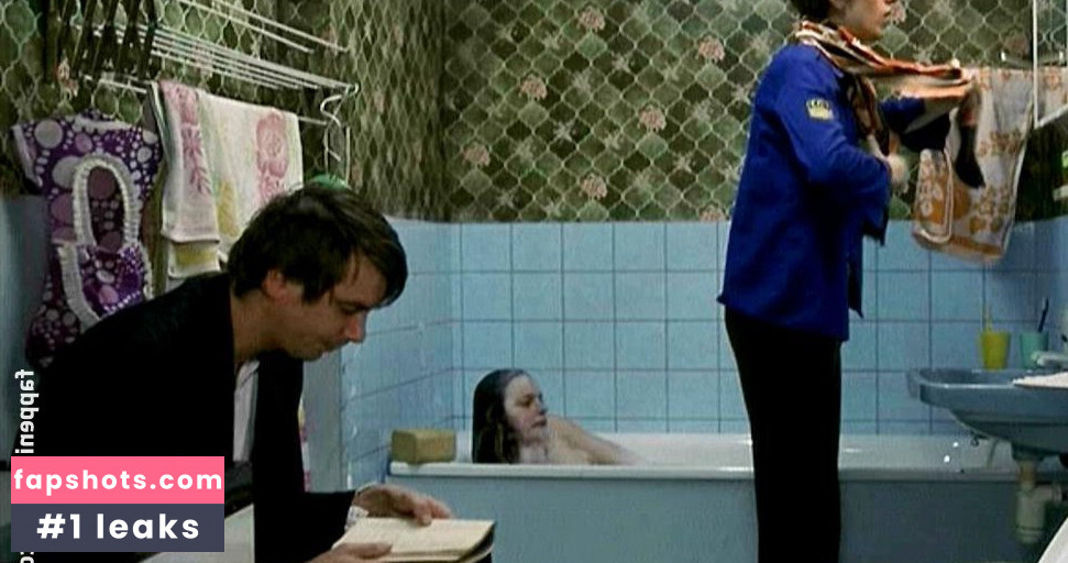 Annika Kuhl gallery photo #4