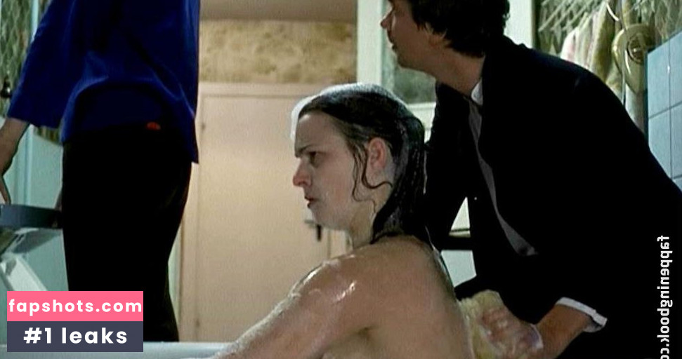 Annika Kuhl gallery photo #5