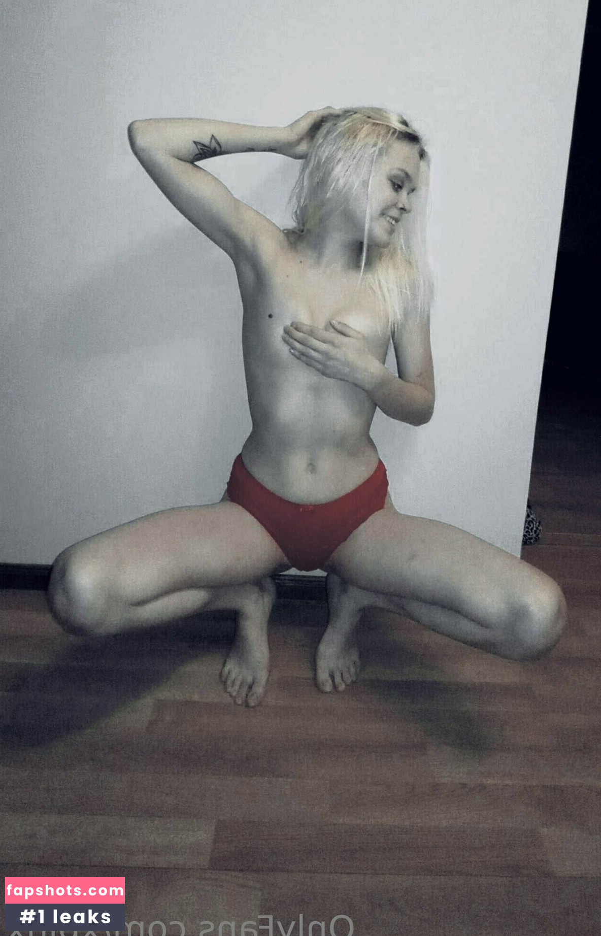 Annika Kuklase gallery photo #5