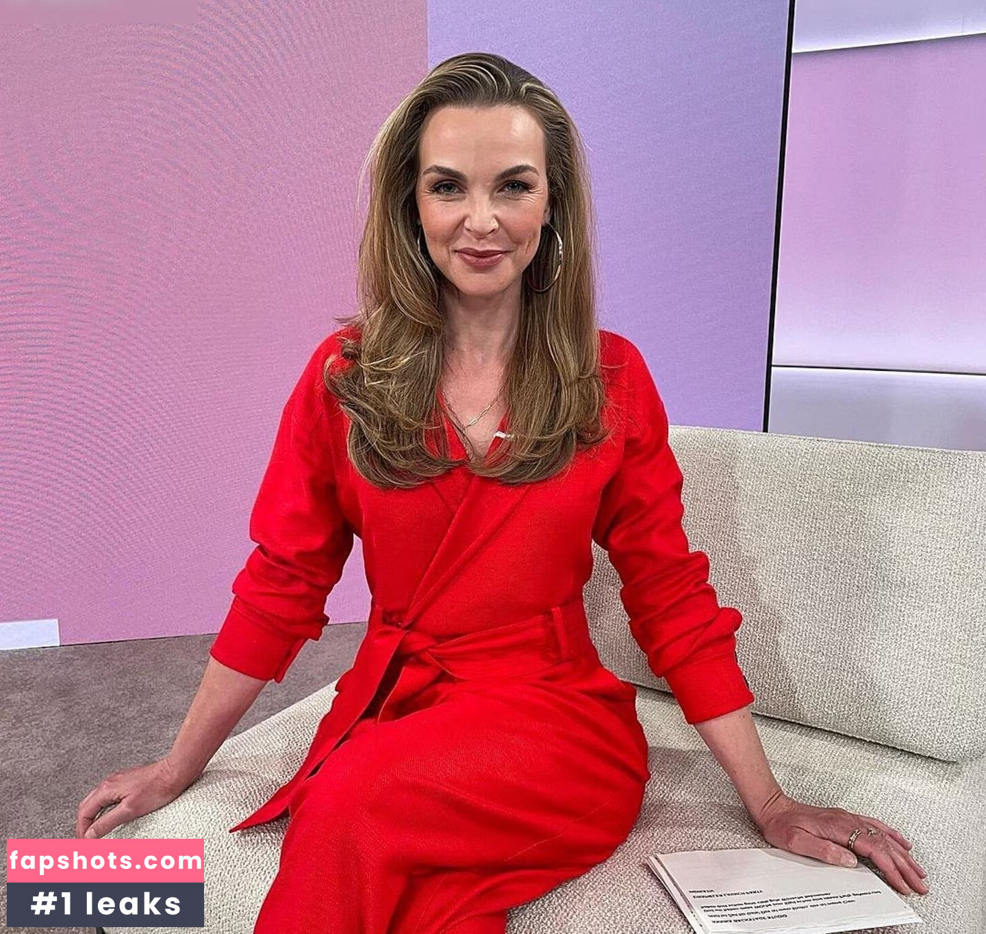 Annika Lau gallery photo #6