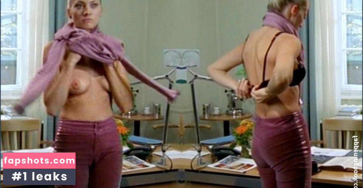 Annika Murjahn gallery photo #32