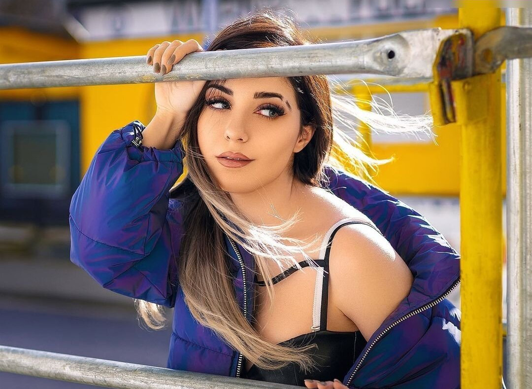 annitheduck gallery photo #562