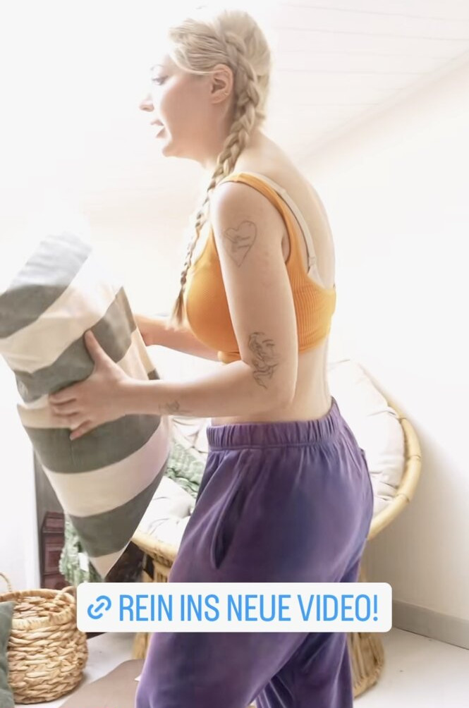 annitheduck gallery photo #689