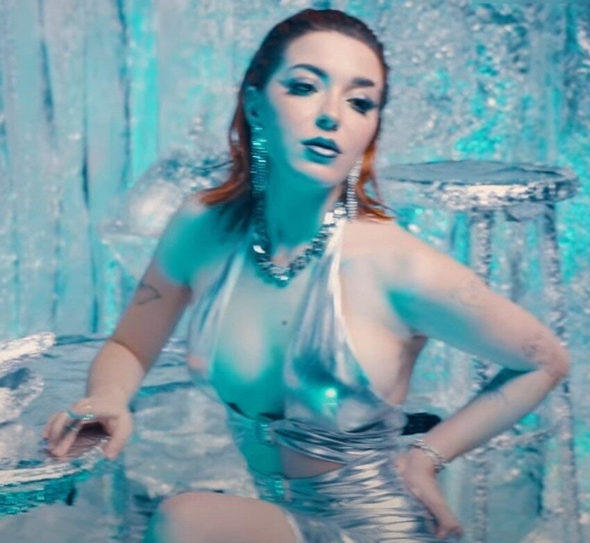 annitheduck gallery photo #700