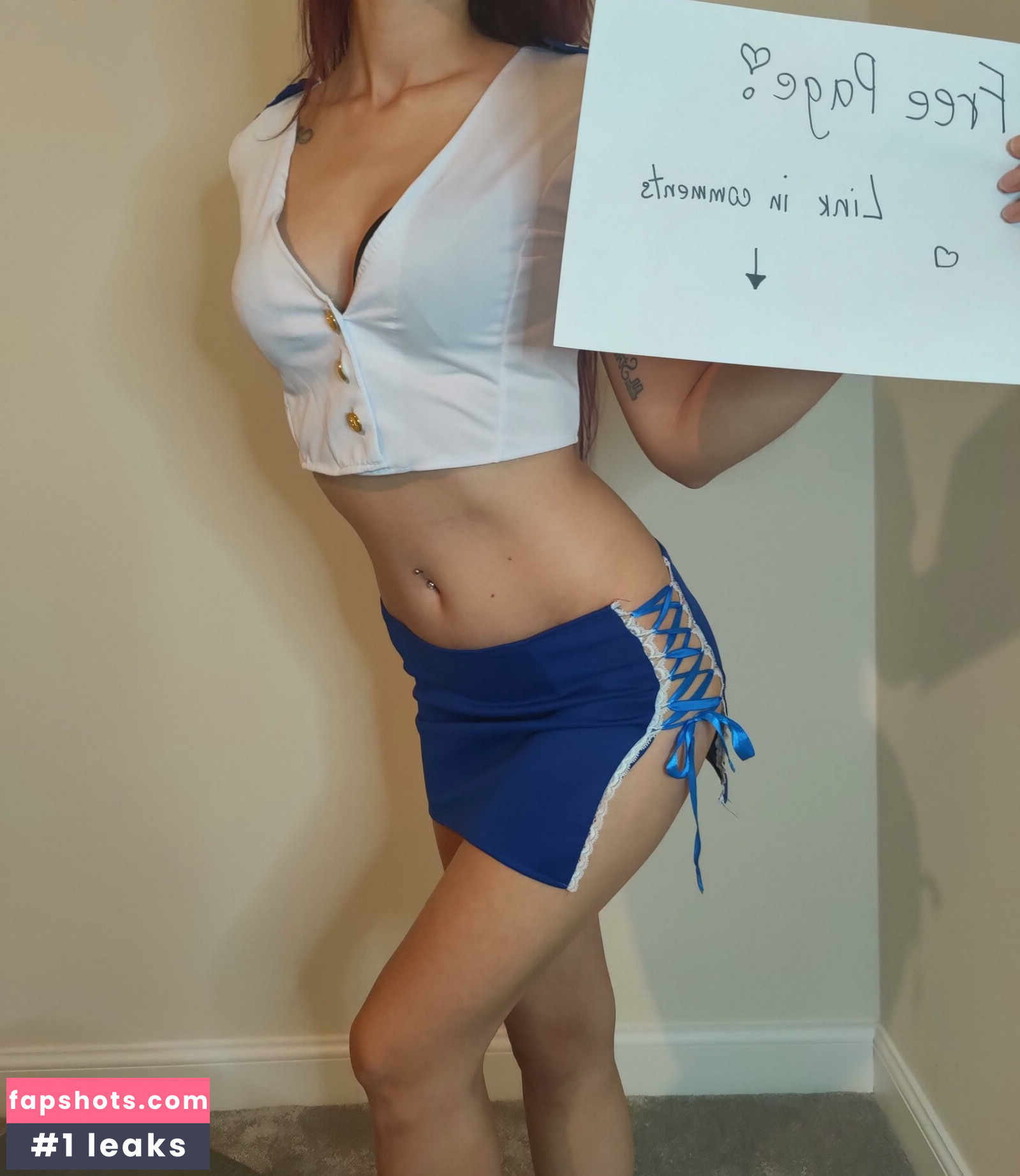 AnnMillie gallery photo #3