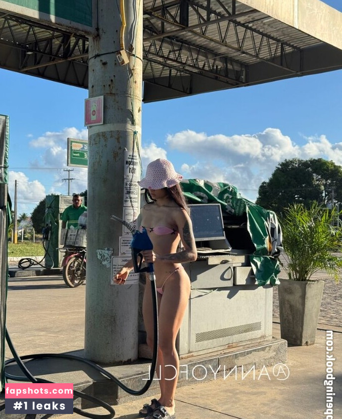 Annytainax nude babe gallery