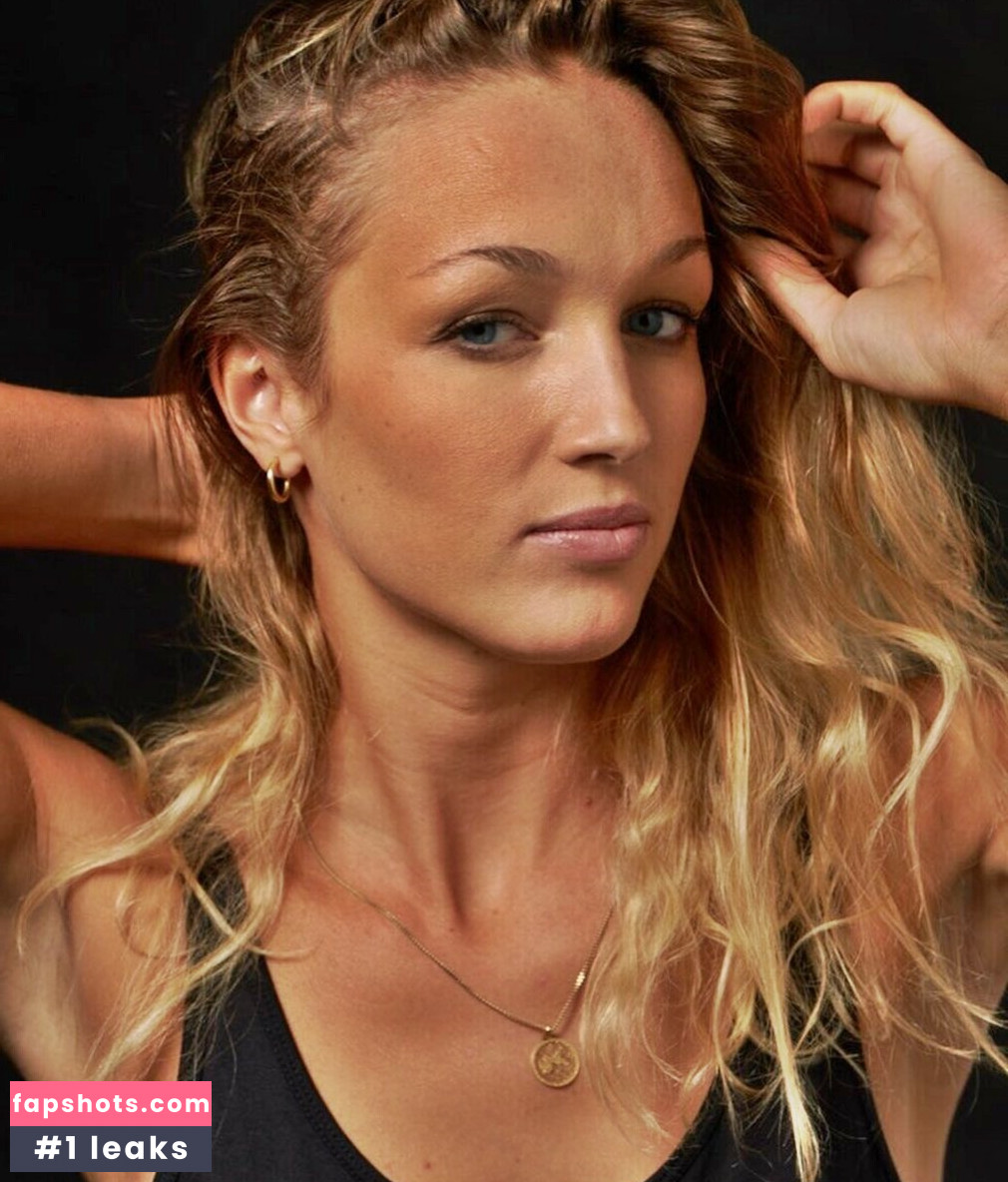 Anouk Vergé-Dépré gallery photo #11