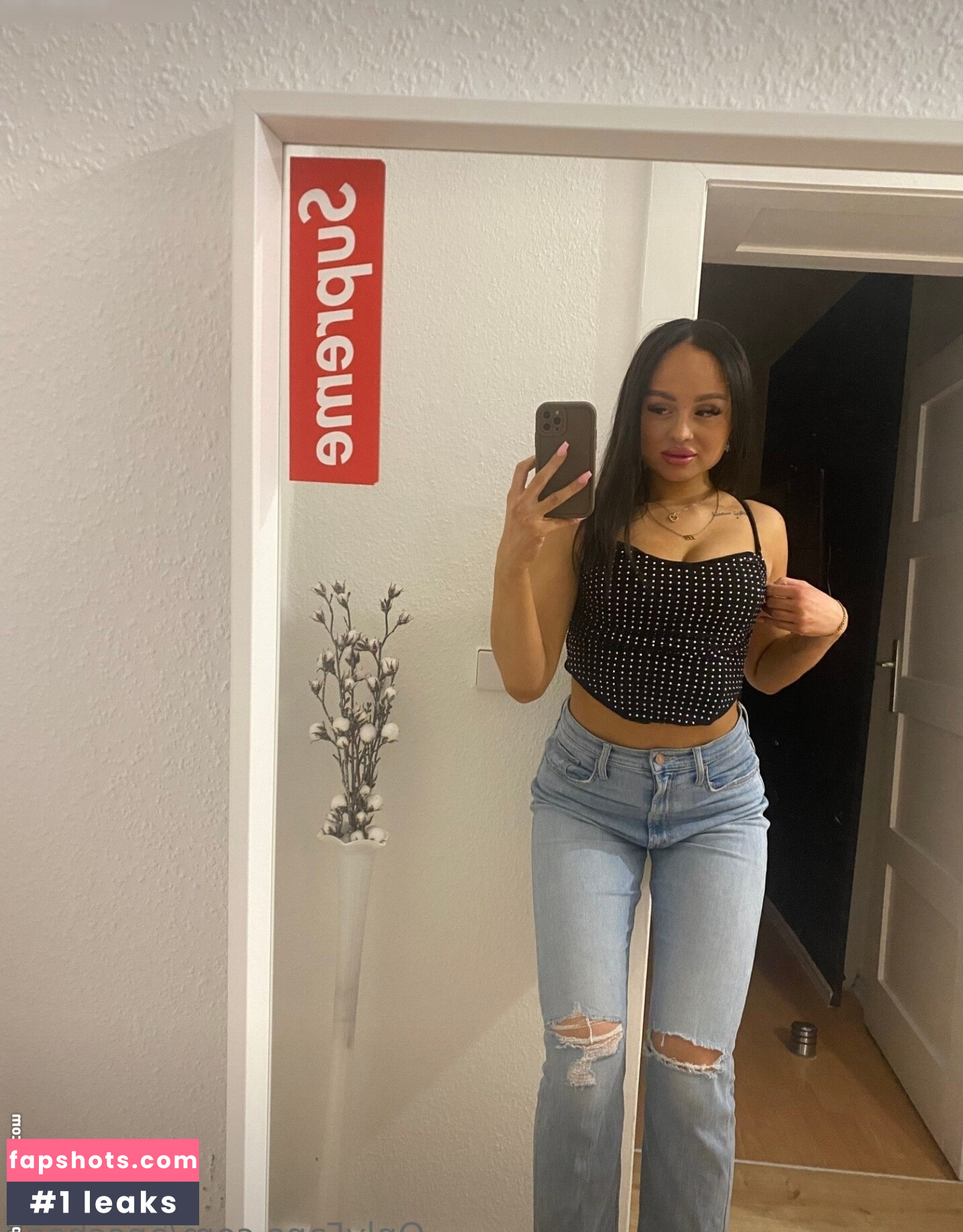 Anschaaa nude babe gallery