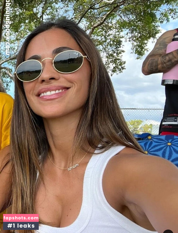 Antonela Roccuzzo Wifelionel Messi