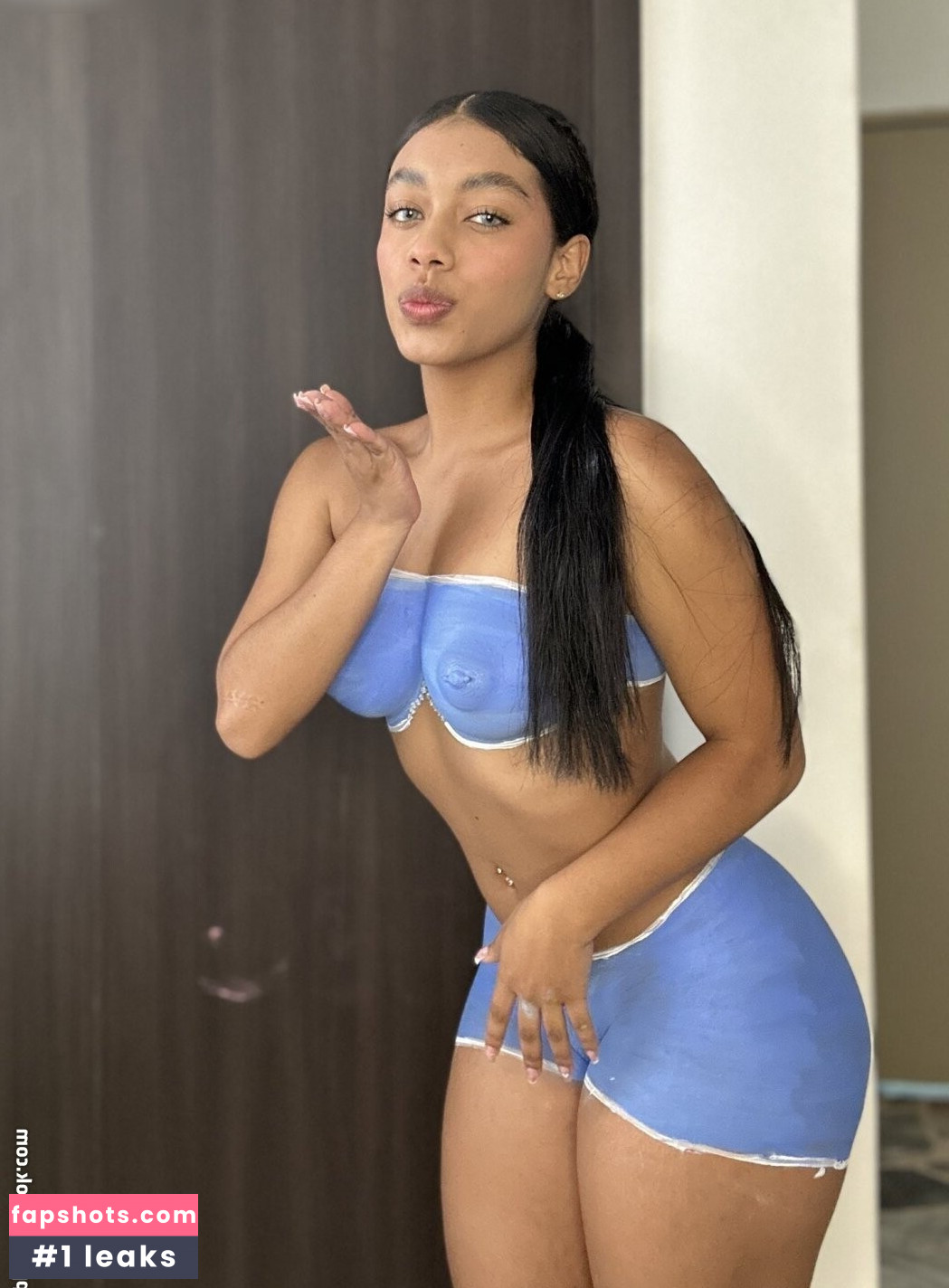 Antonia Mackenzie gallery photo #18