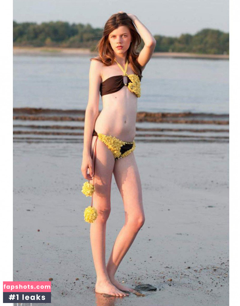 Antonia Wesseloh gallery photo #2